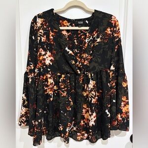 NWOT A.N.A. Criss Cross Floral‎ Print Bell Sleeve Blouse Small Romantic Flirty